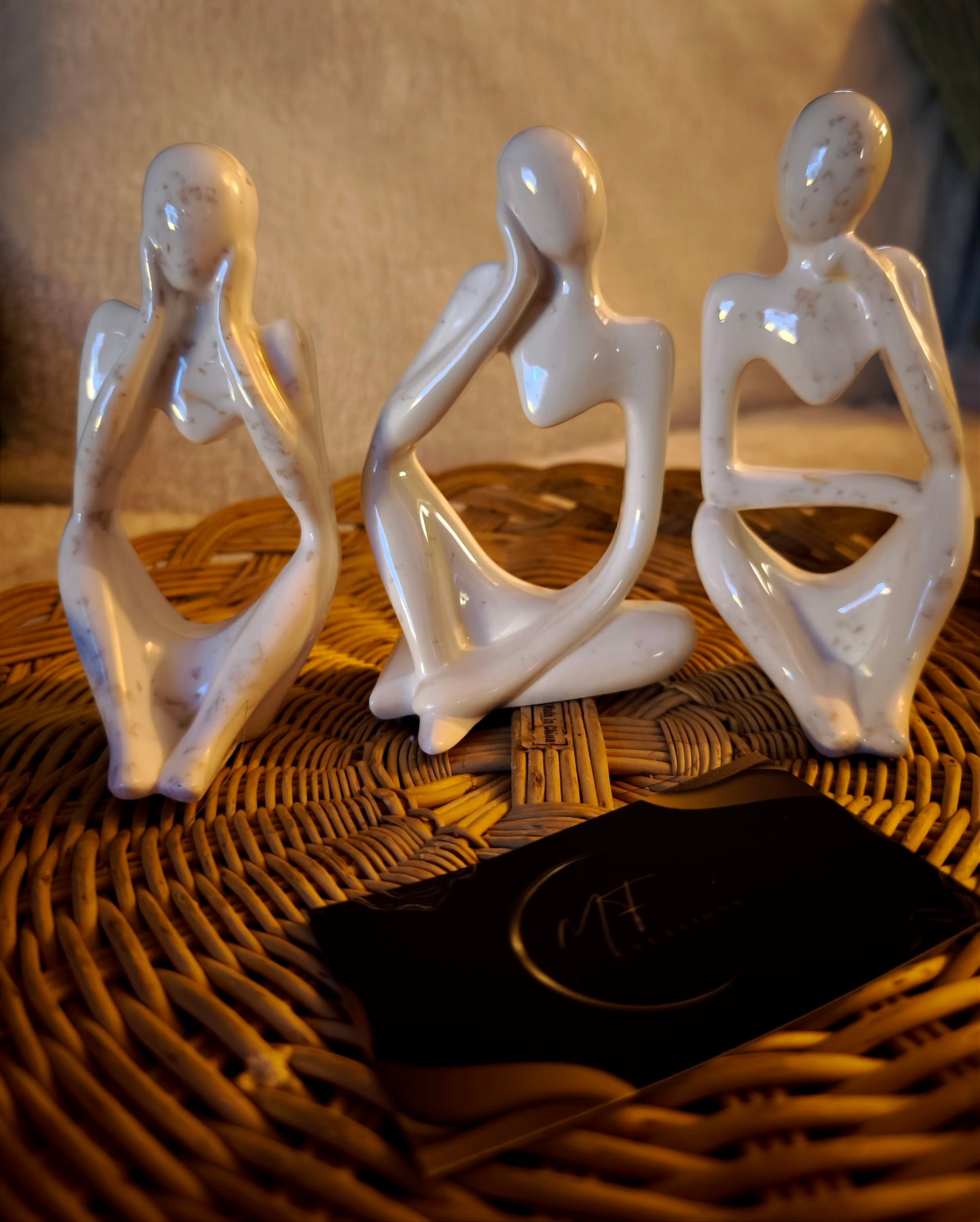 Trio statues penseurs